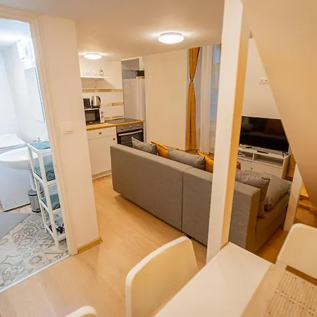 Cosy Downtown Flat In Budapest, Lisa *