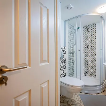 Cosy Downtown Flat In Budapest, Lisa בודפשט