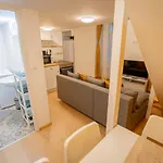 Cosy Downtown Flat In Budapest, Lisa *